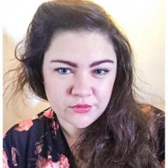 Coming Clean Radio: The Art of Transparency with Katherine Arati Maas: Food, Addiction and Recovery with Liv Pennelle