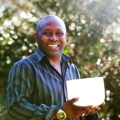 Hungry for Answers: From Recovery to Your Ultimate Life with Robin H. Clare: Connection is the Cure with Kelvin Young, Recovery Coach and Certified Sound Healer   