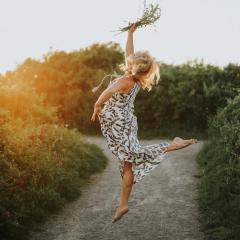 Love Living Radio with Emily Perkins - Ignite Your Whole Being!: 2018 What a Year!